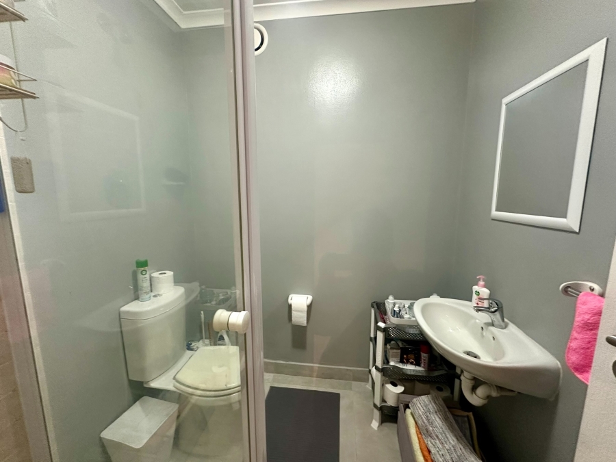 To Let 1 Bedroom Property for Rent in Rondebosch Western Cape